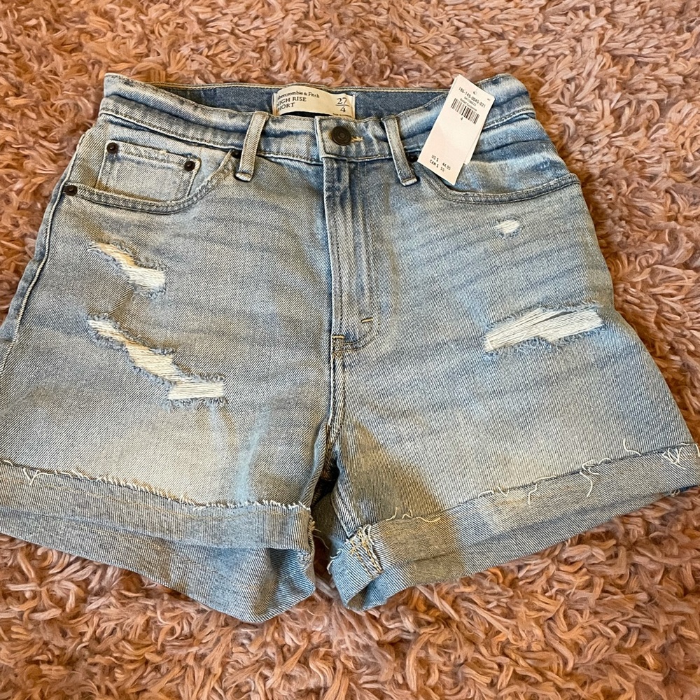 Abercrombie and Fitch high rise short